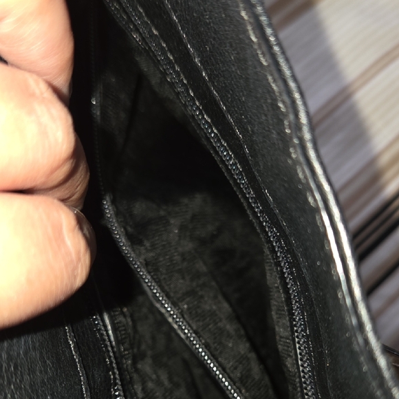 Michael Kors Black and Tan Tote Bag - Picture 13 of 17